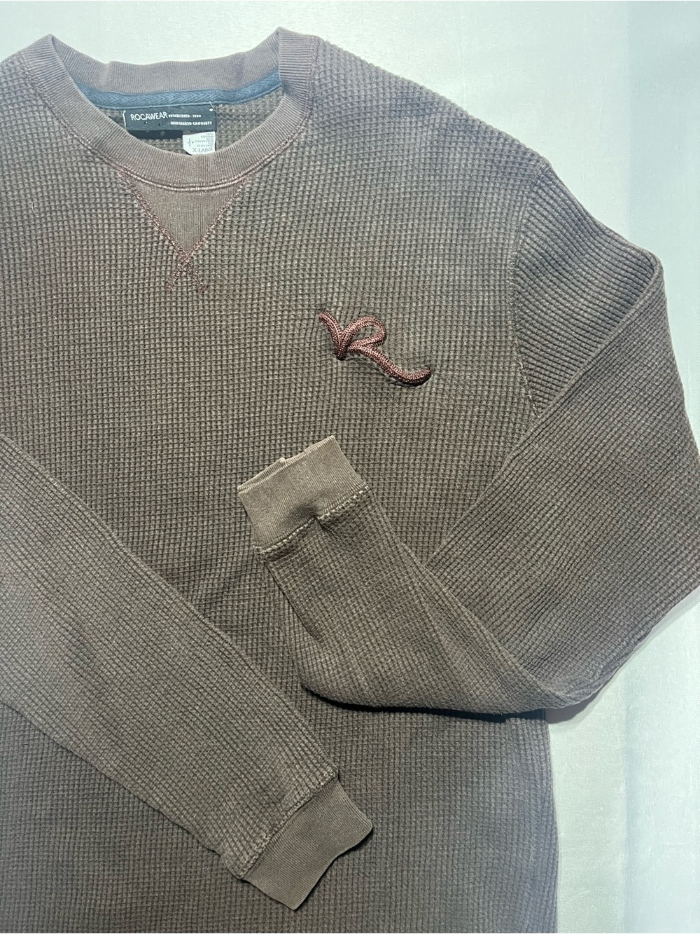 Rocawear Men’s XLarge Brown Waffle-Knit Long Sleeve Thermal Crewneck Sweater